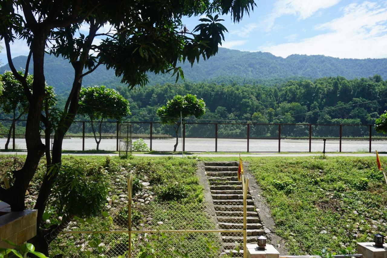 Hôtel Abhayam Ashram à Rishīkesh Extérieur photo